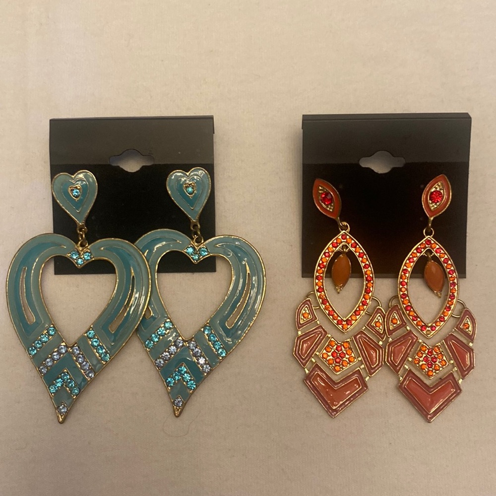 Women earrings lot of 2